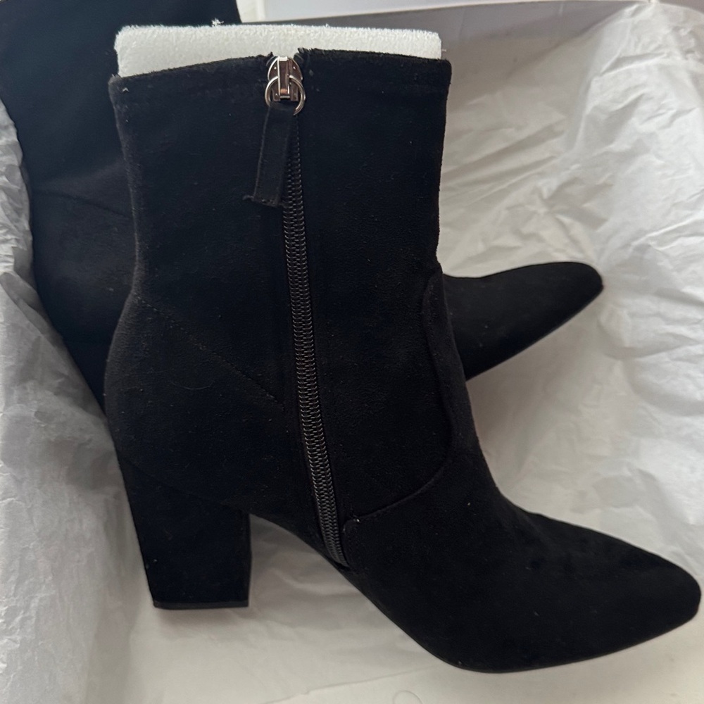 Steve Madden Sleek Black Suede Block-Heel Ankle Booties - Picture 4 of 7